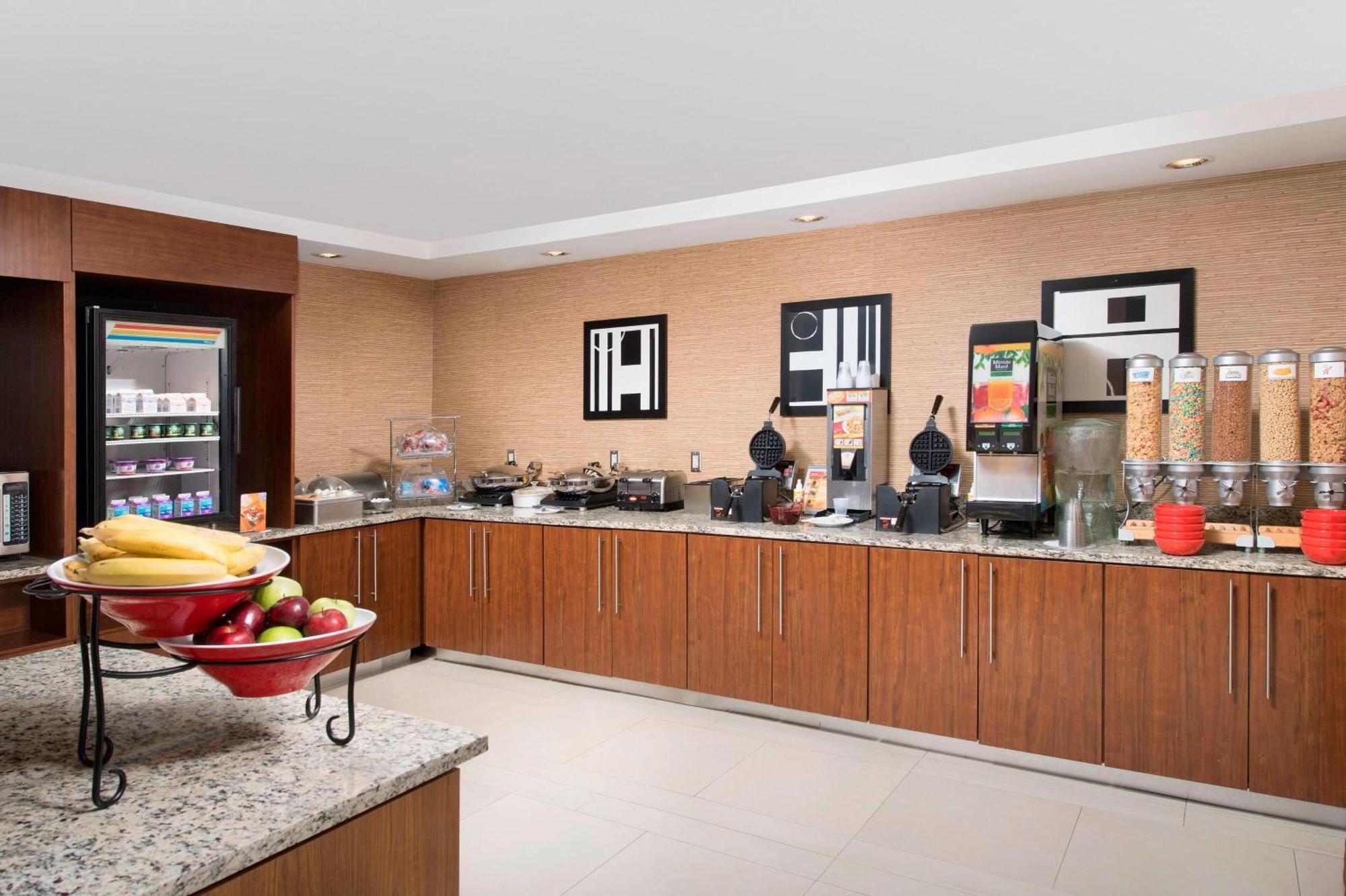 ทาวน์เพลส สวีท อีเกิลพาส Hotel อีเกิสพาส ภายนอก รูปภาพ